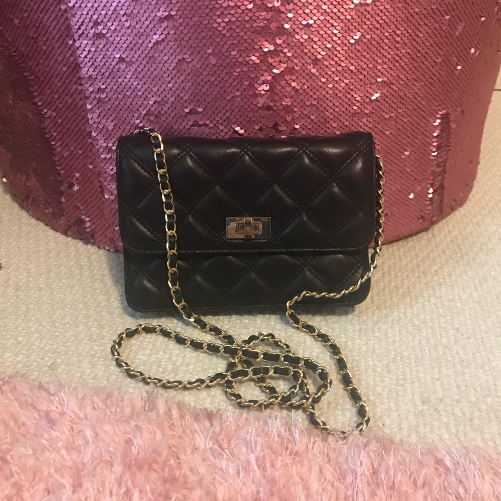 🌸OFFERS?🌸Saks Fifth Avenue Leather Crossbody Bag